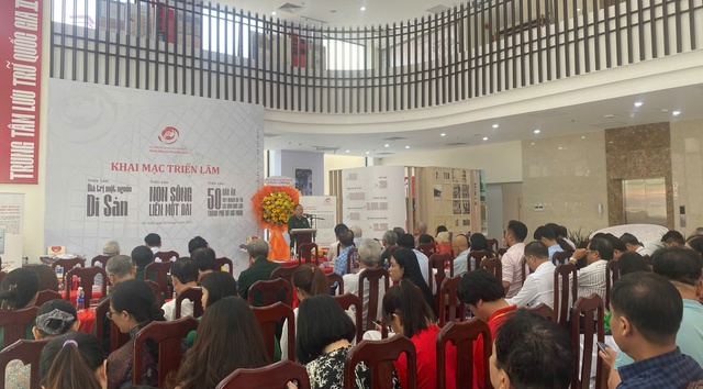 Trung tâm Lưu trữ Quốc gia II trưng bày loạt tư liệu quý - Ảnh 1.
