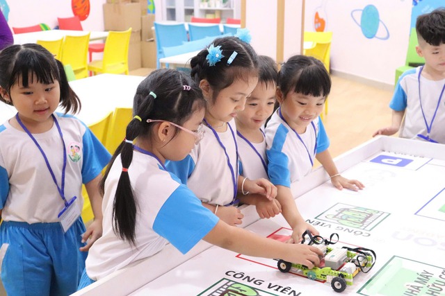 Thông tin mới, quan trọng về thời gian đăng ký tuyển sinh đầu cấp tại TP HCM - Ảnh 1.