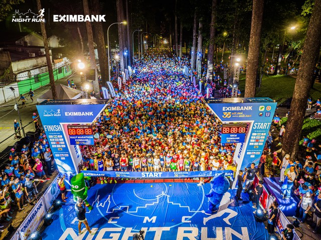 Ho Chi Minh City Night Run Eximbank 2025 chính thức trở lại- Ảnh 1. Ho Chi Minh City Night Run Eximbank 2025 chính thức trở lại- Ảnh 1.