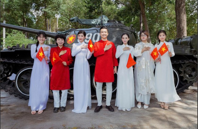 Spreading national pride- Ảnh 1.