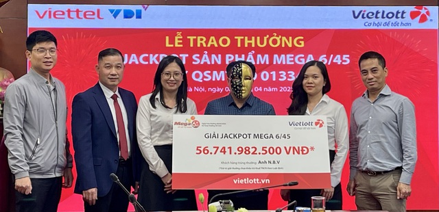 Người đàn ông ở Hà Nội dự định xây nhà và mua đất sau khi trúng Vietlott hơn 56,7 tỉ đồng- Ảnh 1. Người đàn ông ở Hà Nội dự định xây nhà và mua đất sau khi trúng Vietlott hơn 56,7 tỉ đồng- Ảnh 1.