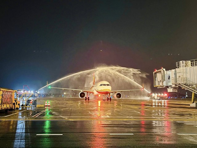 Thêm hãng hàng không Trung Quốc mở đường bay đến Hà Nội- Ảnh 1. Thêm hãng hàng không Trung Quốc mở đường bay đến Hà Nội- Ảnh 1.