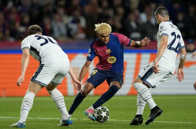 Sao 17 tuổi Lamine Yamal cứu rỗi Barcelona - Ảnh 3.