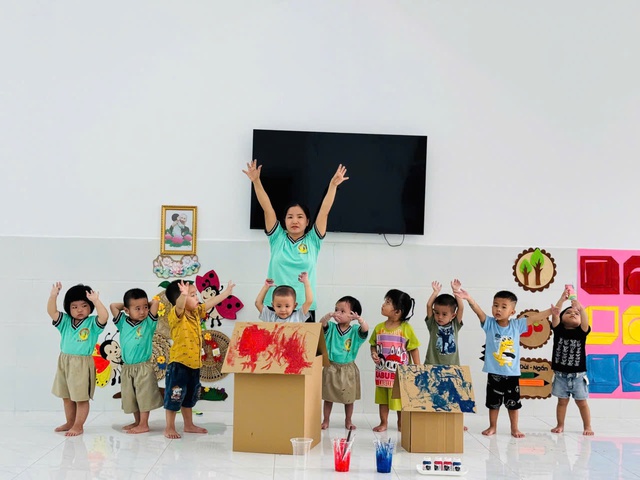Ngoài lương, giáo viên được nhận những chính sách ưu đãi nào? - Ảnh 2.