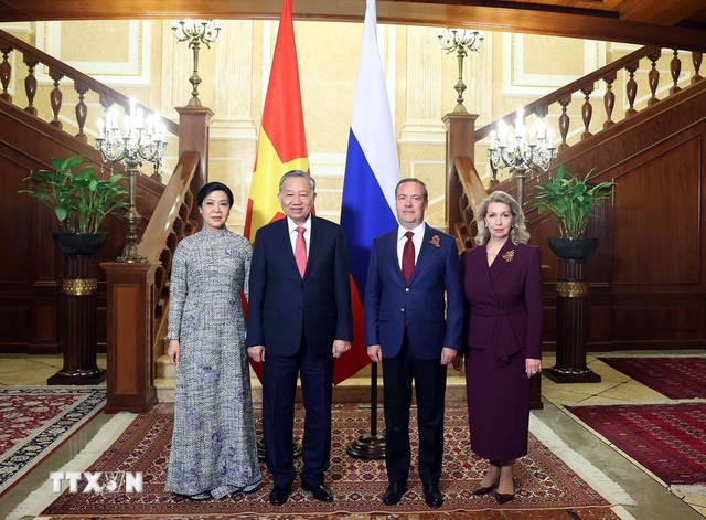 Tổng Bí thư Tô Lâm hội kiến Chủ tịch Đảng Nước Nga Thống nhất Dmitry Medvedev - Ảnh 2.