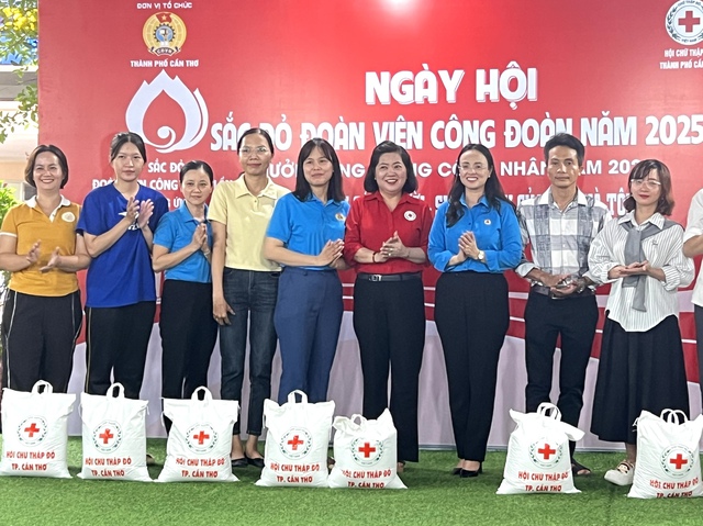 Khoảng 1.000 đoàn viên, công nhân ở Cần Thơ làm điều ý nghĩa - Ảnh 6.