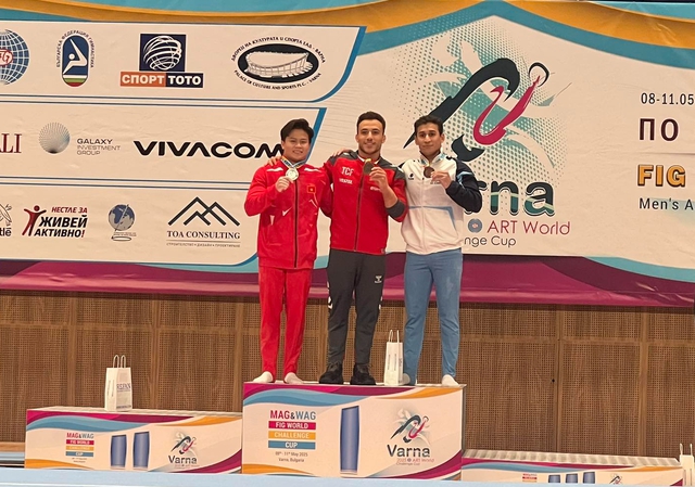 Thể dục dụng cụ Việt Nam đoạt huy chương vàng World Cup- Ảnh 2. Thể dục dụng cụ Việt Nam đoạt huy chương vàng World Cup- Ảnh 2.