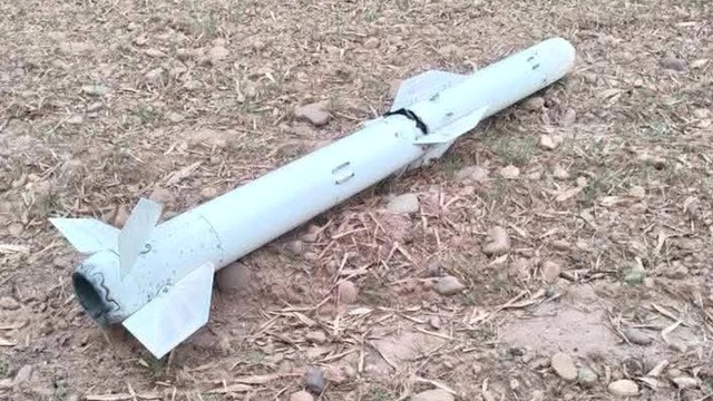 Hàng loạt máy bay chiến đấu Ấn Độ và Pakistan "đụng độ" trên bầu trời - Ảnh 1. Hàng loạt máy bay chiến đấu Ấn Độ và Pakistan "đụng độ" trên bầu trời - Ảnh 1.