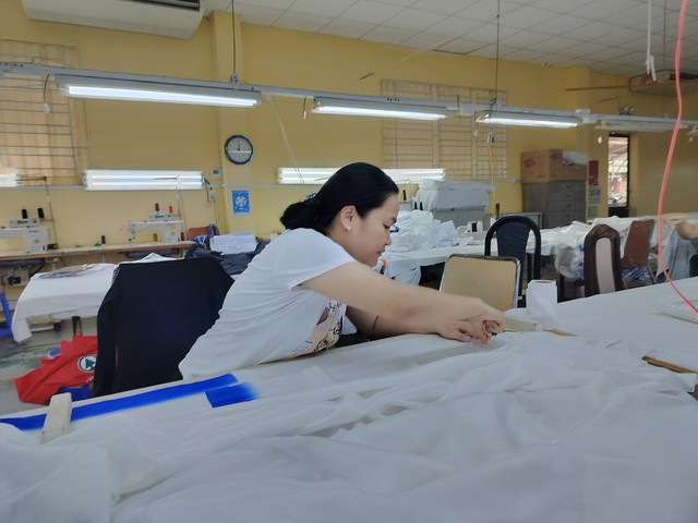 Đề xuất sửa địa bàn áp dụng lương tối thiểu vùng- Ảnh 1. Đề xuất sửa địa bàn áp dụng lương tối thiểu vùng- Ảnh 1.