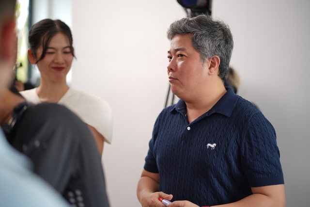 Hoàng Mèo đóng cặp Oanh Kiều, hết lòng với dàn diễn viên nhí- Ảnh 2. Hoàng Mèo đóng cặp Oanh Kiều, hết lòng với dàn diễn viên nhí- Ảnh 2.