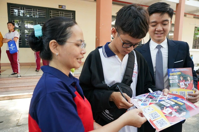 Nhiều trường đại học điều chỉnh tổ hợp xét tuyển- Ảnh 1. Nhiều trường đại học điều chỉnh tổ hợp xét tuyển- Ảnh 1.