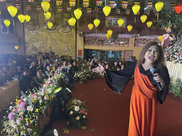 Siu Black, Phương Thanh, Trọng Phúc tạo dấu ấn đẹp tại chương trình Mừng Phật Đản 2025- Ảnh 1. Siu Black, Phương Thanh, Trọng Phúc tạo dấu ấn đẹp tại chương trình Mừng Phật Đản 2025- Ảnh 1.