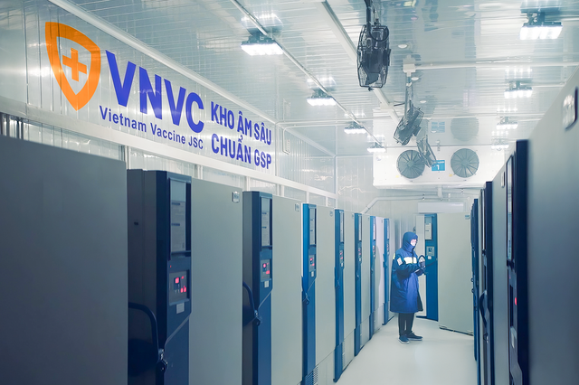 VNVC ký hợp tác với Quỹ Đầu tư Trực tiếp Nga, hướng đến sớm tiếp cận vắc-xin ung thư- Ảnh 3. VNVC ký hợp tác với Quỹ Đầu tư Trực tiếp Nga, hướng đến sớm tiếp cận vắc-xin ung thư- Ảnh 3.