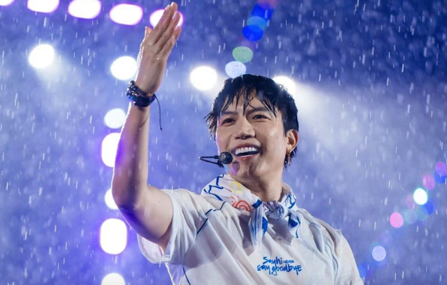 "Anh trai say hi": Hàng chục nghìn khán giả "vượt mưa" cổ vũ cuồng nhiệt- Ảnh 1.
"Anh trai say hi": Hàng chục nghìn khán giả "vượt mưa" cổ vũ cuồng nhiệt- Ảnh 1.