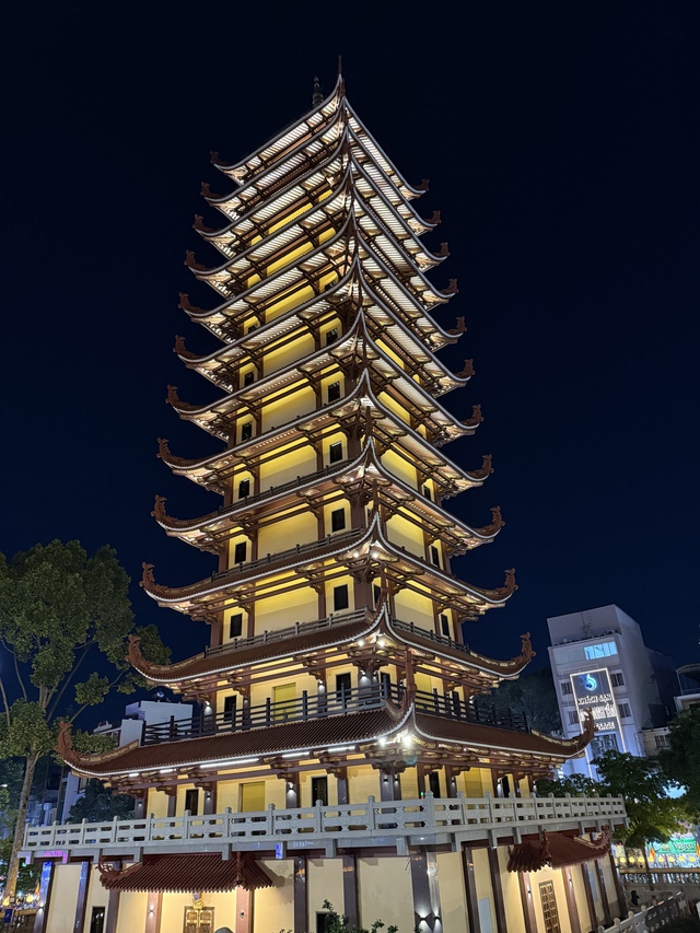 Cận cảnh tháp Đa Bảo - nơi lưu giữ vĩnh viễn xá lợi trái tim Bồ tát Thích Quảng Đức - Ảnh 9.