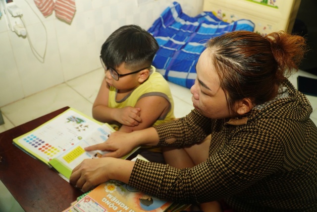 TP HCM hỗ trợ giá điện, nước cho người thuê trọ: Công nhân mừng rỡ vì bớt gánh nặng chi phí- Ảnh 2. TP HCM hỗ trợ giá điện, nước cho người thuê trọ: Công nhân mừng rỡ vì bớt gánh nặng chi phí- Ảnh 2.