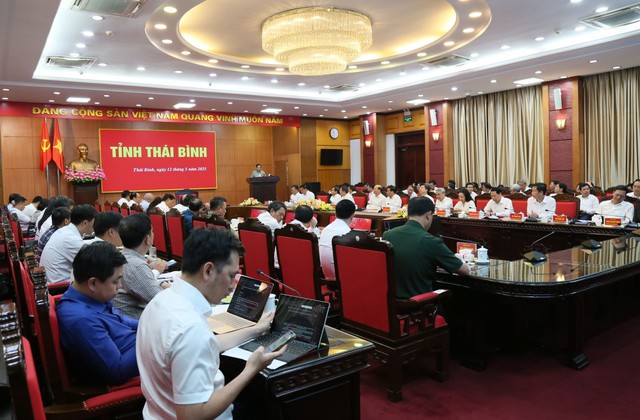 Nghiên cứu, làm ngay tuyến đường thẳng nhất quy mô 10 làn từ TP Hưng Yên tới TP Thái Bình - Ảnh 2.