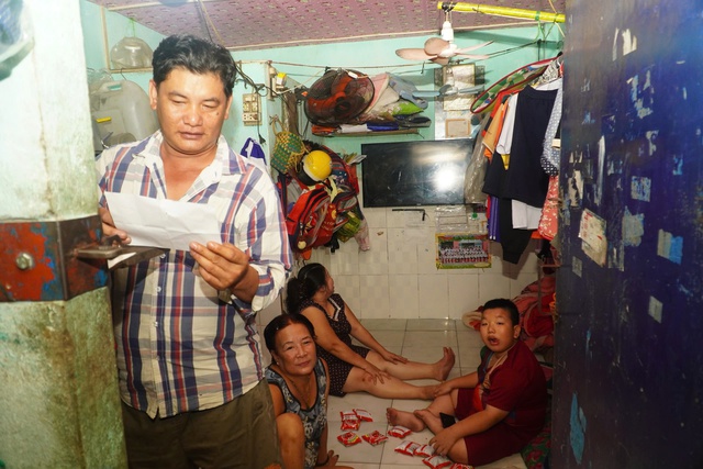 TP HCM hỗ trợ giá điện, nước cho người thuê trọ: Công nhân mừng rỡ vì bớt gánh nặng chi phí- Ảnh 1. TP HCM hỗ trợ giá điện, nước cho người thuê trọ: Công nhân mừng rỡ vì bớt gánh nặng chi phí- Ảnh 1.