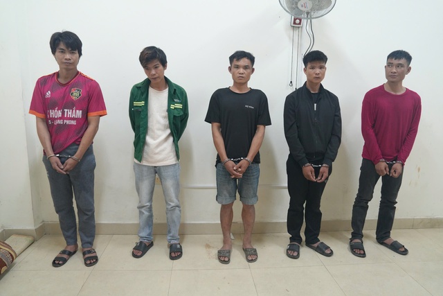 Ba anh em họ gây ra nhiều vụ cướp liều lĩnh trong một ngày- Ảnh 1. Ba anh em họ gây ra nhiều vụ cướp liều lĩnh trong một ngày- Ảnh 1.
