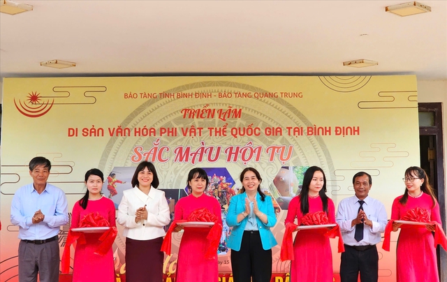 Triển lãm di sản văn hóa phi vật thể quốc gia tại Bình Định: Kết nối truyền thống với tương lai- Ảnh 1. Triển lãm di sản văn hóa phi vật thể quốc gia tại Bình Định: Kết nối truyền thống với tương lai- Ảnh 1.