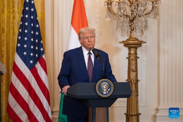 Tổng thống Donald Trump gây tranh cãi với sắc lệnh giảm giá thuốc- Ảnh 1. Tổng thống Donald Trump gây tranh cãi với sắc lệnh giảm giá thuốc- Ảnh 1.