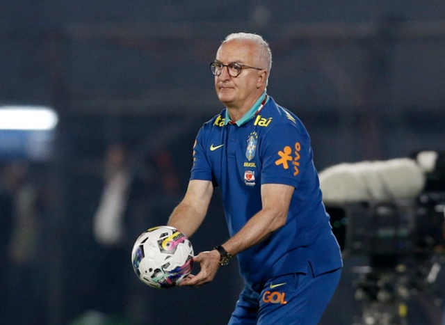 Carlo tỷ lệ kèo nhà cái và trọng trách tái thiết "Selecao" - Ảnh 3.