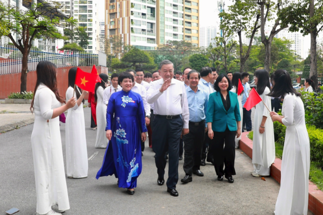 Tổng Bí thư Tô Lâm: Thúc đẩy đổi mới sáng tạo, chuyển đổi số trong trường học- Ảnh 1. Tổng Bí thư Tô Lâm: Thúc đẩy đổi mới sáng tạo, chuyển đổi số trong trường học- Ảnh 1.