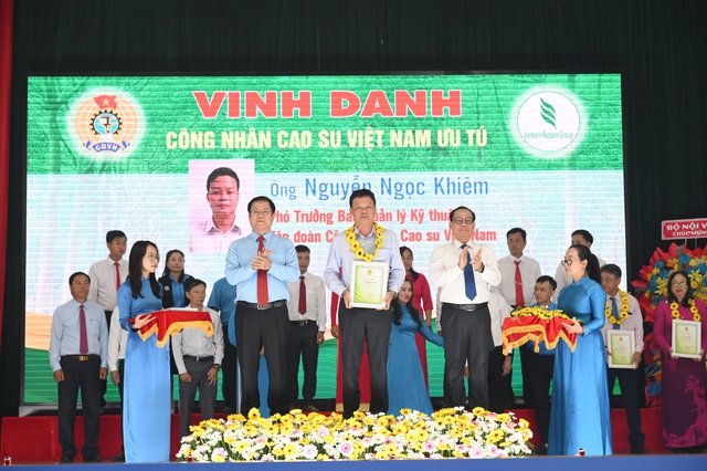 Hàng tỉ đồng chăm lo nhà ở, thiết chế văn hóa cho công nhân - Ảnh 3.
