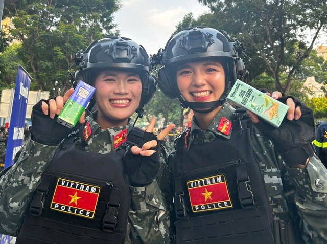Vinamilk hòa cùng niềm vui của ngày hội thống nhất non sông- Ảnh 1. Vinamilk hòa cùng niềm vui của ngày hội thống nhất non sông- Ảnh 1.