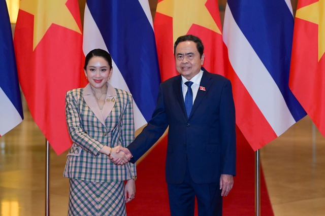 Chủ tịch Quốc hội Trần Thanh Mẫn hội kiến Thủ tướng Thái Lan- Ảnh 4. Chủ tịch Quốc hội Trần Thanh Mẫn hội kiến Thủ tướng Thái Lan- Ảnh 4.