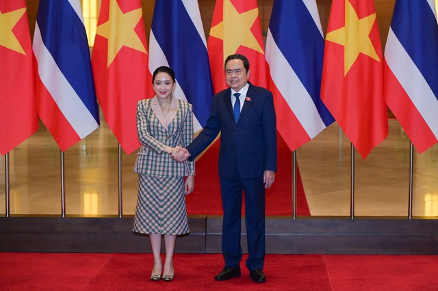 Chủ tịch Quốc hội Trần Thanh Mẫn hội kiến Thủ tướng Thái Lan- Ảnh 3. Chủ tịch Quốc hội Trần Thanh Mẫn hội kiến Thủ tướng Thái Lan- Ảnh 3.