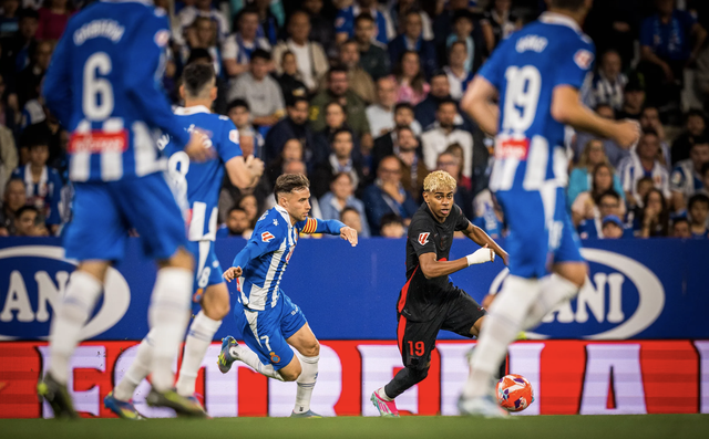 Lamine Yamal lập siêu phẩm, Barcelona vô địch sớm La Liga- Ảnh 4. Lamine Yamal lập siêu phẩm, Barcelona vô địch sớm La Liga- Ảnh 4.