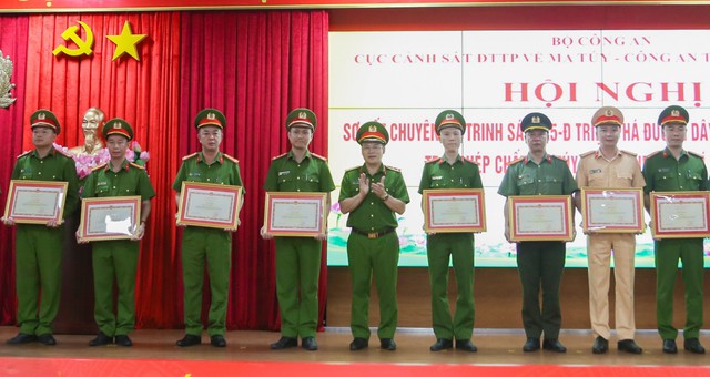 Điều tra mở rộng vụ án ma túy khiến thiếu tá Nguyễn Đăng Khải hy sinh- Ảnh 2. Điều tra mở rộng vụ án ma túy khiến thiếu tá Nguyễn Đăng Khải hy sinh- Ảnh 2.