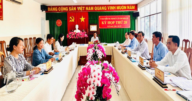 Chánh Văn phòng UBND TP Cần Thơ vi phạm quy định những điều đảng viên không được làm- Ảnh 1. Chánh Văn phòng UBND TP Cần Thơ vi phạm quy định những điều đảng viên không được làm- Ảnh 1.
