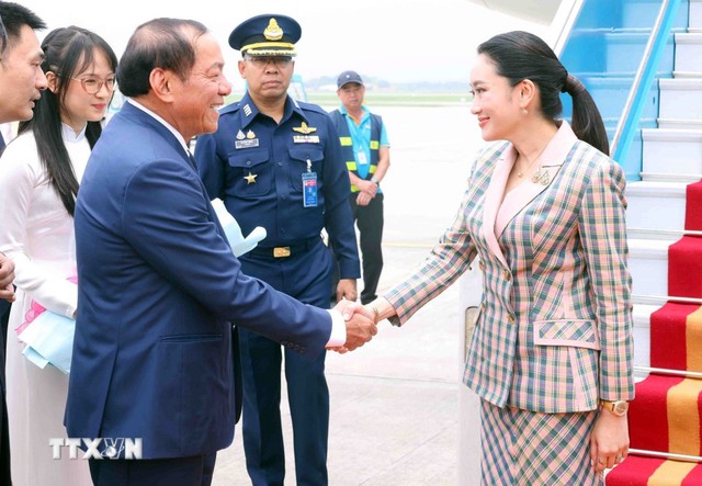Thủ tướng Thái Lan Paetongtarn Shinawatra bắt đầu thăm chính thức Việt Nam- Ảnh 3. Thủ tướng Thái Lan Paetongtarn Shinawatra bắt đầu thăm chính thức Việt Nam- Ảnh 3.