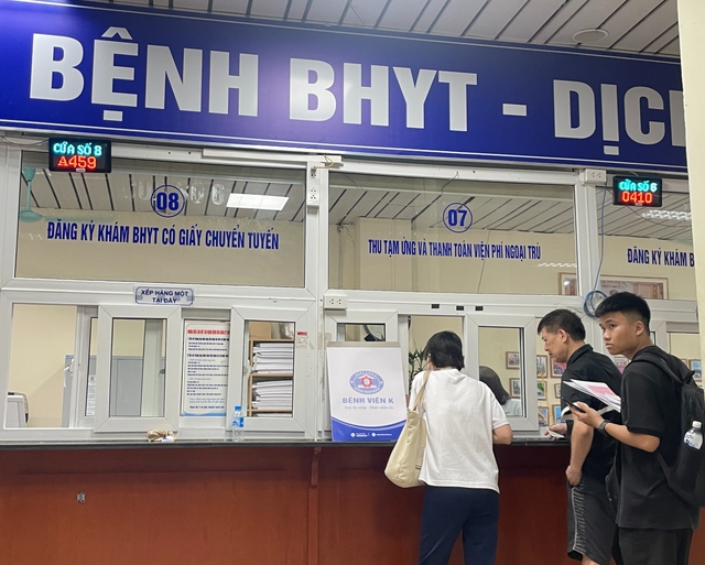 Không để thủ tục chuyển viện gây phiền hà cho người bệnh BHYT- Ảnh 1. Không để thủ tục chuyển viện gây phiền hà cho người bệnh BHYT- Ảnh 1.