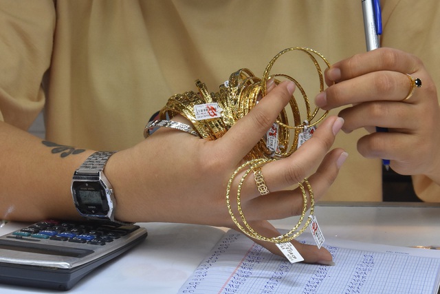 Giá vàng hôm nay, 17-5: Lao dốc mạnh - Ảnh 1. Giá vàng hôm nay, 17-5: Lao dốc mạnh - Ảnh 1.