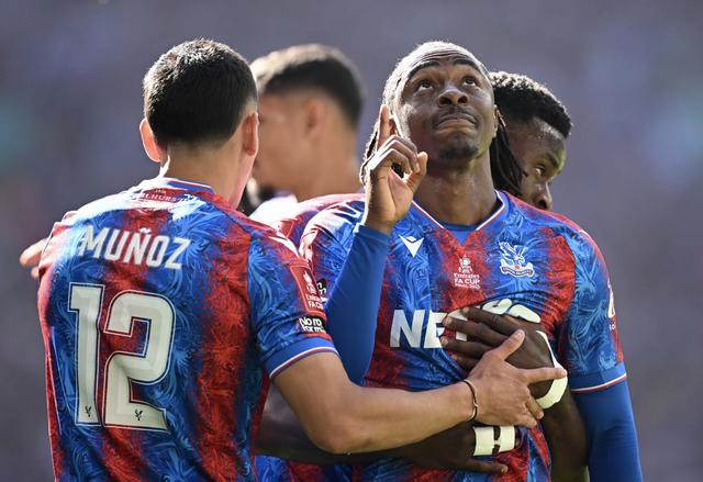 Sao tuyển Anh lập công, Crystal Palace giành FA Cup sau 119 năm- Ảnh 3. Sao tuyển Anh lập công, Crystal Palace giành FA Cup sau 119 năm- Ảnh 3.