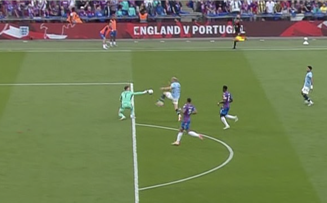 Sao tuyển Anh lập công, Crystal Palace giành FA Cup sau 119 năm- Ảnh 7. Sao tuyển Anh lập công, Crystal Palace giành FA Cup sau 119 năm- Ảnh 7.