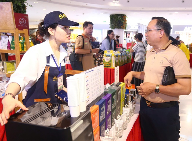 Trực tiếp Hội thảo "Cà phê Việt Nam: Tăng lợi ích cho người trồng, hỗ trợ doanh nghiệp xuất khẩu" - Ảnh 2.