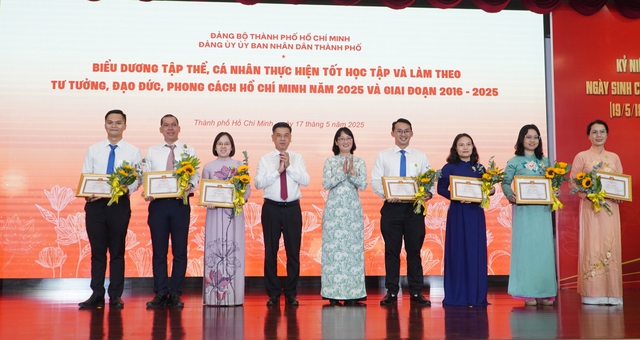 Học và làm theo Bác góp phần phát triển đơn vị, lan tỏa những giá trị tốt đẹp- Ảnh 6. Học và làm theo Bác góp phần phát triển đơn vị, lan tỏa những giá trị tốt đẹp- Ảnh 6.