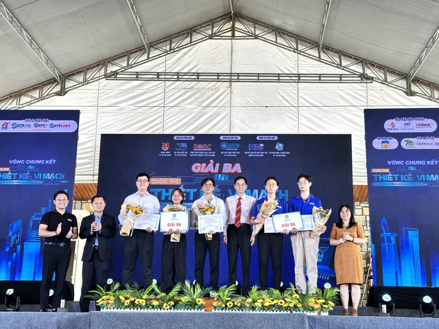 Trao giải cuộc thi Thiết kế vi mạch cho đô thị thông minh- Ảnh 3. Trao giải cuộc thi Thiết kế vi mạch cho đô thị thông minh- Ảnh 3.