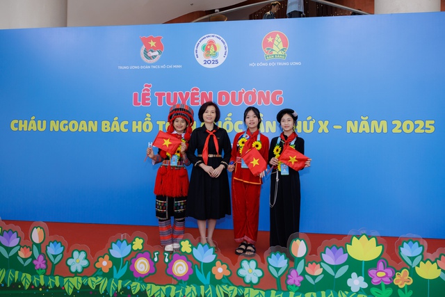 Cùng thiếu nhi viết tiếp hành trình “Cháu ngoan Bác Hồ” tiến vào kỷ nguyên mới- Ảnh 9. Cùng thiếu nhi viết tiếp hành trình “Cháu ngoan Bác Hồ” tiến vào kỷ nguyên mới- Ảnh 9.