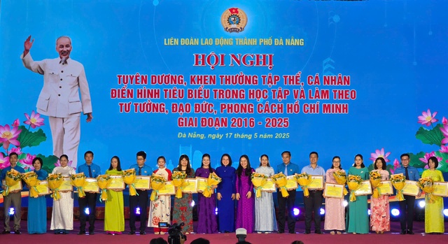Công đoàn Đà Nẵng tôn vinh 135 gương điển hình học và làm theo Bác- Ảnh 3. Công đoàn Đà Nẵng tôn vinh 135 gương điển hình học và làm theo Bác- Ảnh 3.