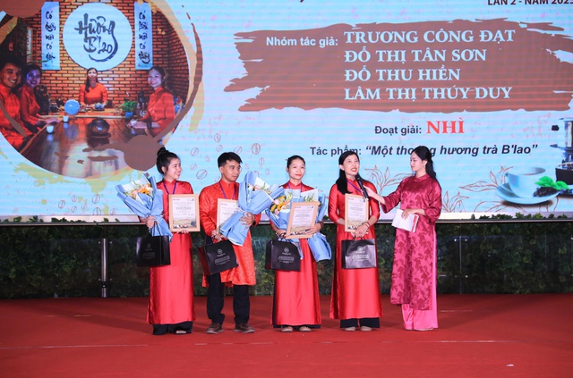 Viết nên những giá trị không thể đong đếm của trà, cà phê- Ảnh 7. Viết nên những giá trị không thể đong đếm của trà, cà phê- Ảnh 7.