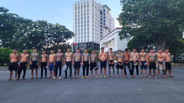 Bộ Công an khởi tố "ông trùm" giang hồ miền Tây cùng 31 đồng phạm, thu giữ nhiều súng đạn- Ảnh 2. Bộ Công an khởi tố "ông trùm" giang hồ miền Tây cùng 31 đồng phạm, thu giữ nhiều súng đạn- Ảnh 2.