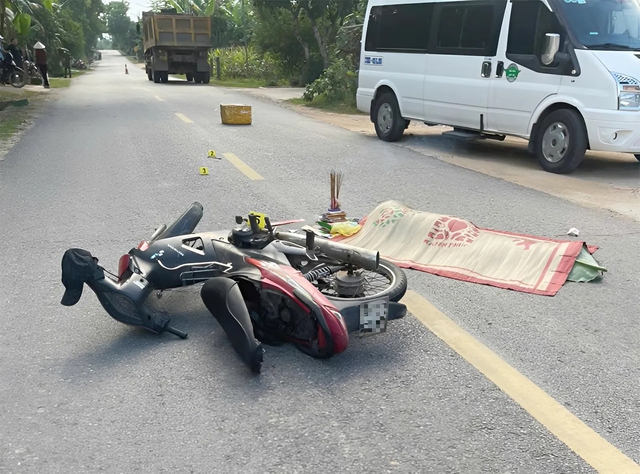 Quảng Bình: Tai nạn liên hoàn, một người tử vong tại chỗ - Ảnh 1.