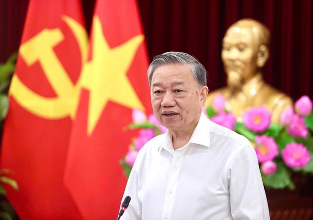 Tổng Bí thư Tô Lâm: "Bác vẫn cùng chúng cháu hành quân"- Ảnh 1. Tổng Bí thư Tô Lâm: "Bác vẫn cùng chúng cháu hành quân"- Ảnh 1.