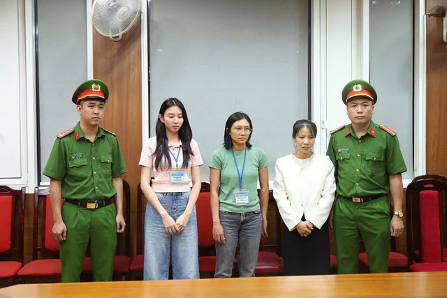 Vụ án kẹo Kera liên quan Quang Linh Vlogs, Hằng Du Mục: Khởi tố hoa hậu Nguyễn Thúc Thùy Tiên- Ảnh 1. Vụ án kẹo Kera liên quan Quang Linh Vlogs, Hằng Du Mục: Khởi tố hoa hậu Nguyễn Thúc Thùy Tiên- Ảnh 1.