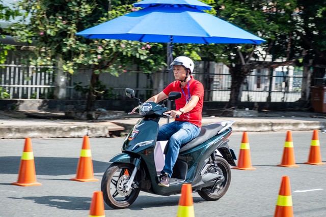 “Phủ xanh Khu công nghiệp” lần đầu đến TP HCM: Khách hàng hào hứng chốt cọc ngay tại sự kiện- Ảnh 5. “Phủ xanh Khu công nghiệp” lần đầu đến TP HCM: Khách hàng hào hứng chốt cọc ngay tại sự kiện- Ảnh 5.